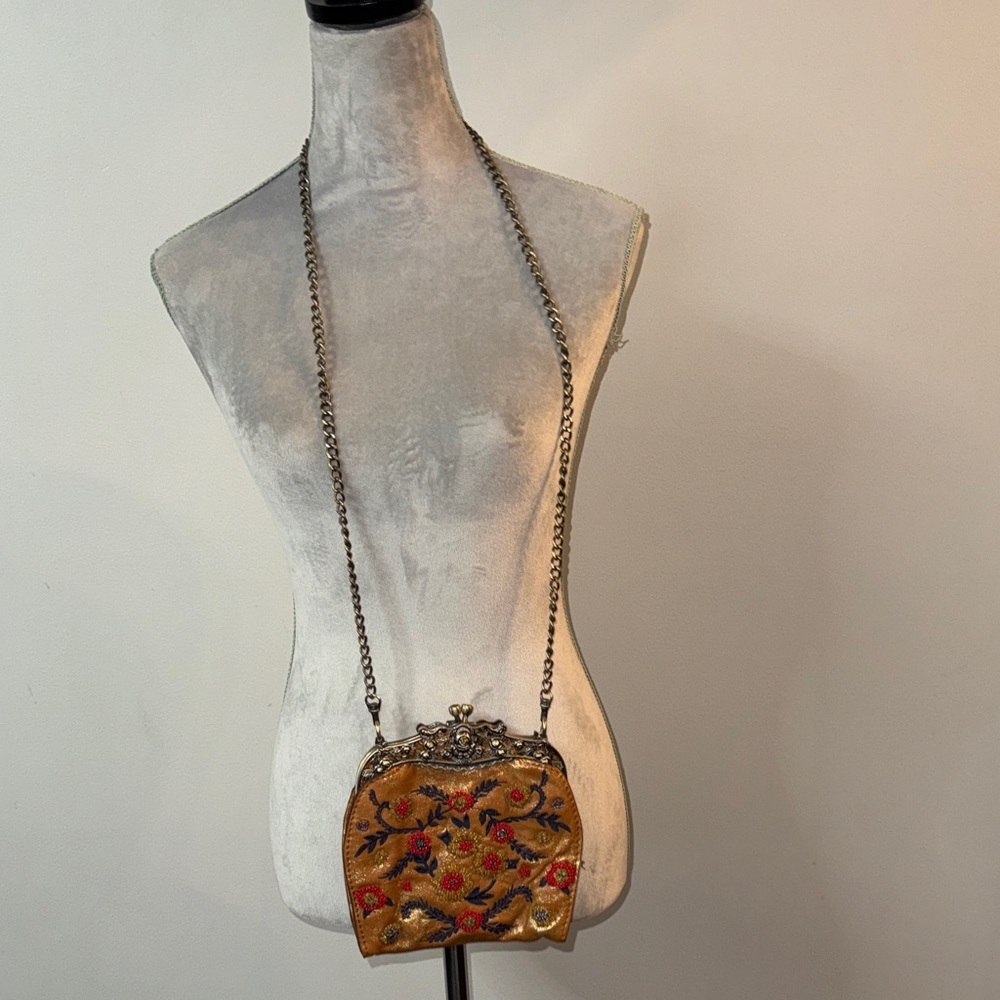 Patricia Nash Provençal Escaoe Beaded Carmonita Small Frame leather Clutch EUC - Picture 4 of 15